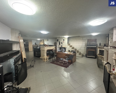 SHOWROOM/main road/Hazmiyeh - الحازمية/REF#JS133226