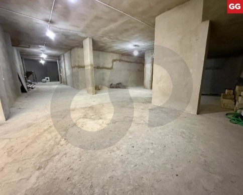 Spacious 650 sqm warehouse for sale in Baabda- Louaizeh REF#GG126390