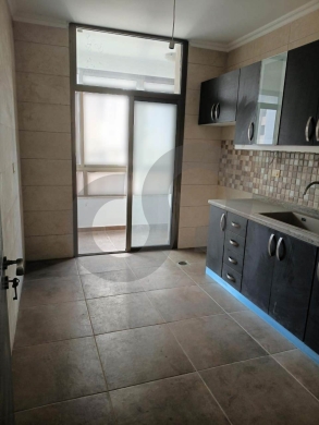 Brand new, elevator, 24/7 electricity, hamra/الحمرا REF#IZ131677 — 2