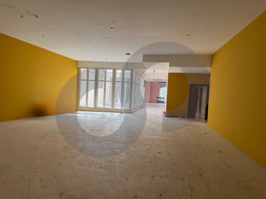 Wadi Bou Jmeel- وادي أبو جميل/showroom/RENT ! REF#NA131651 ! — 2