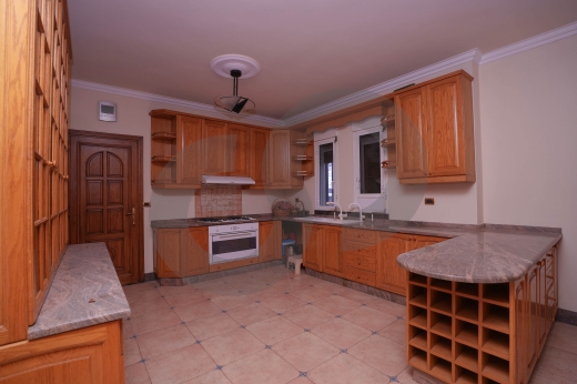 walk-in closet, Parking garage, garden, Bsebaal/بسبعل REF#PC131578 — 11