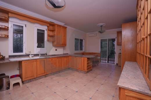 walk-in closet, Parking garage, garden, Bsebaal/بسبعل REF#PC131578 — 10