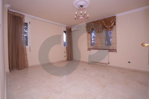 walk-in closet, Parking garage, garden, Bsebaal/بسبعل REF#PC131578 — 13