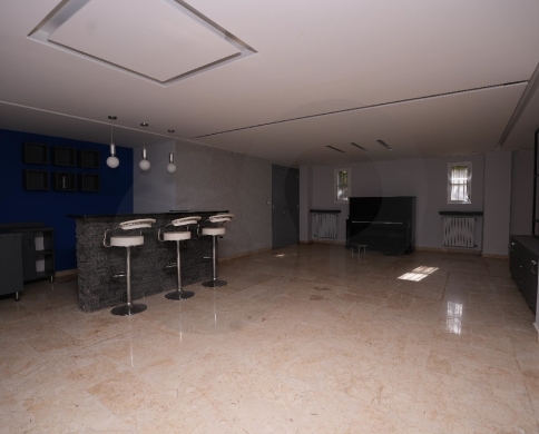 walk-in closet, Parking garage, garden, Bsebaal/بسبعل REF#PC131578 — 17