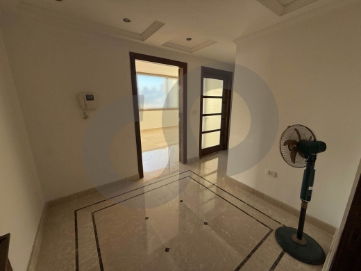 220 sqm apartment in prime location in hamra for sale REF#YJ129292 — 2