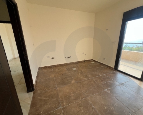 This spacious 200 sqm apartment is located in a prime area — 5