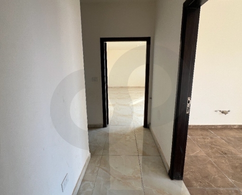 This spacious 200 sqm apartment is located in a prime area — 4