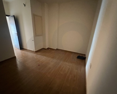 This spacious 200 sqm apartment is located in a prime area — 7