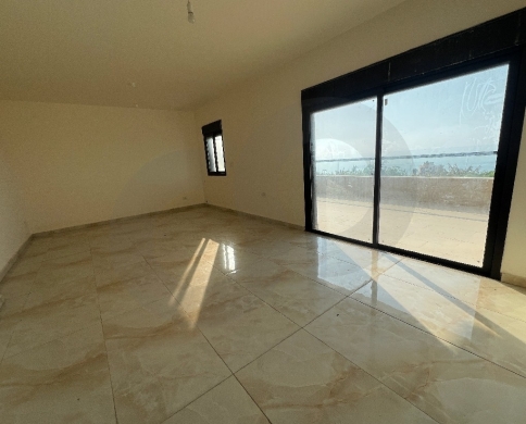 This spacious 200 sqm apartment is located in a prime area — 3