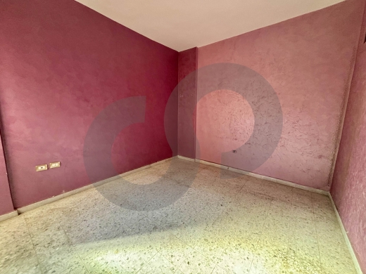 Prime Location- needs renovation - kaskas , BeirutREF#MD127512 — 8
