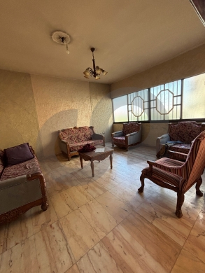 Prime Location- needs renovation - kaskas , BeirutREF#MD127512 — 4