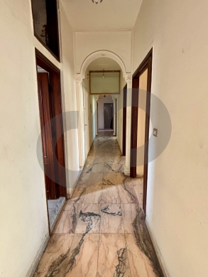 Prime Location- needs renovation - kaskas , BeirutREF#MD127512 — 2