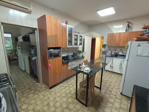 400 sqm apartment for sale in Tallet El Khayat REF#OI128644 — 3