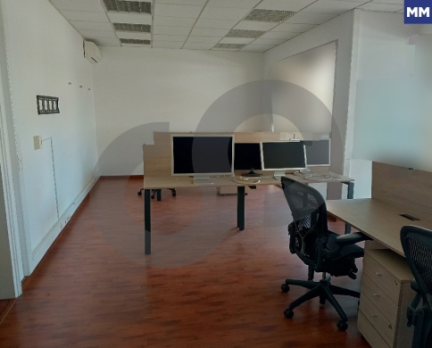 Spacious Layout,Apartment or Office,achrafieh REF#MM127883
