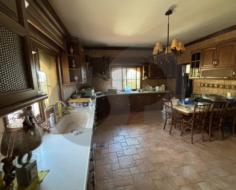 450-square-meter villa showcases exquisite architecture both inside and out. — 7