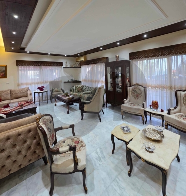 Spacious terrace, prime area, great deal,chouf-saadiyat REF#HD127119 — 3