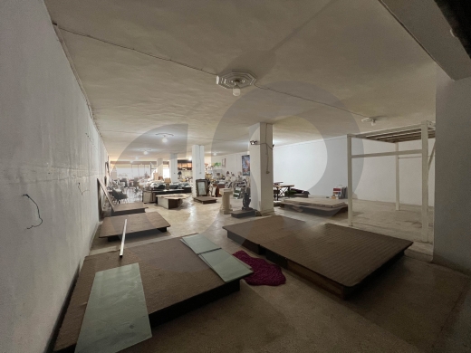 Prime location Showroom, metn, mkalles/المكلس REF#CR125871 — 4