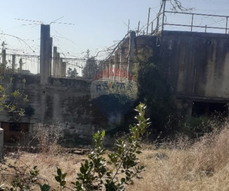 R9-3892 Three Lands with Old Houses for Sale in Jebrayel – Akkar, 7,050 m² أراضٍ مع بيوت قديمة للبيع في جبرايل – عكار، 7,050 م²