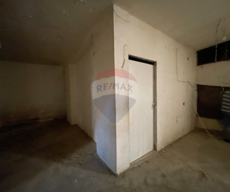 R9-3890 Warehouse for Sale in Qobbeh – Tripoli, 480 m², 5 m Heightمستودع واسع للبيع في القبة – طرابلس، 480 م²، ارتفاع 5 م