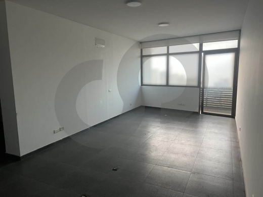 68 sqm Office in High-End Building - Prime Location — 4