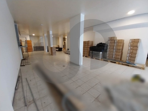 SHOWROOM FOR SALE IN ZOUK MIKAKEL/زوق ميكائيل REF#BM107430 — 3
