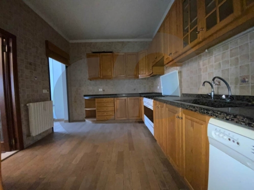 Newly furnished 252 SQM Apartment in Horsh Tabet/حرش تابت REF#LT106861 — 5