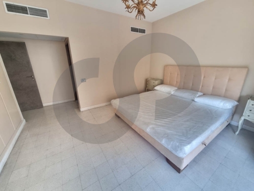 Spacious apartment in Achrafieh Sursock/أشرفية سرسق REF#RE106618 — 6