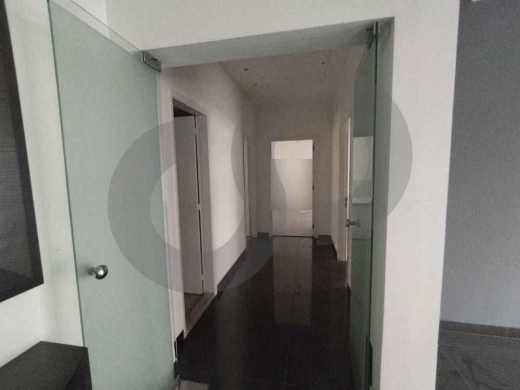 Office for rent in a strategic location in Ashrafiye! — 4
