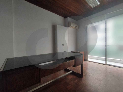 Office for rent in a strategic location in Ashrafiye! — 5