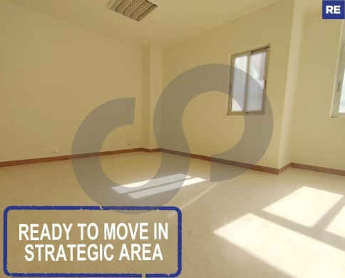 135sqm Office for rent in Mar Mkhayil! مار مخايل!