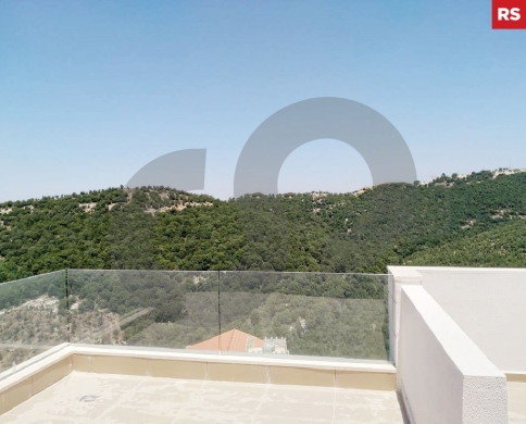 Spacious duplex in Annaya with payment facilities