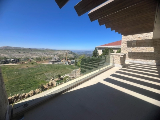 Spacious Chalet With Garden For Rent in Fakra Club