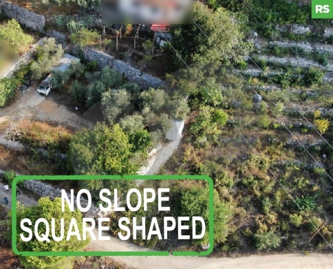 1040 sqm in Mradieh kesserwan, no slope