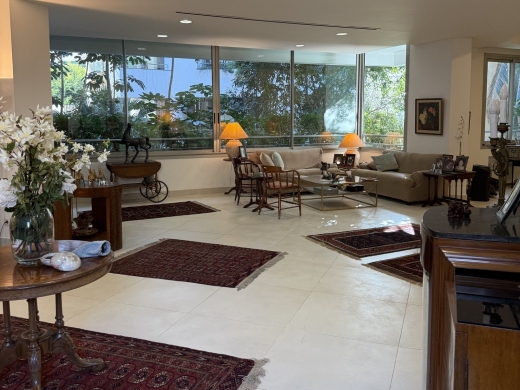 3-Bedroom Apartment For Rent in Achrafieh, Carré D'or