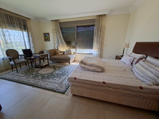 Unique & Beautiful Villa with Garden & Pool For Sale in Nahr Ibrahim, Maaysra — 12