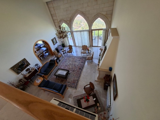 Unique & Beautiful Villa with Garden & Pool For Sale in Nahr Ibrahim, Maaysra