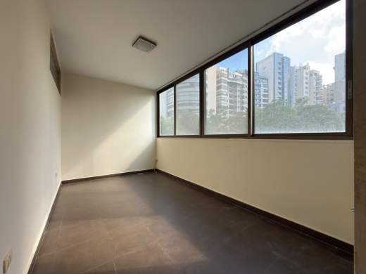 Spacious Apartment For Sale In Achrafieh, Sioufi — 9