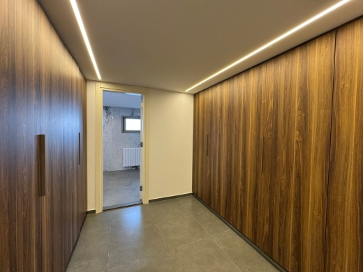 Luxurious High-End Finishing Duplex For Sale in A Prime Location in Beit Meri — 13
