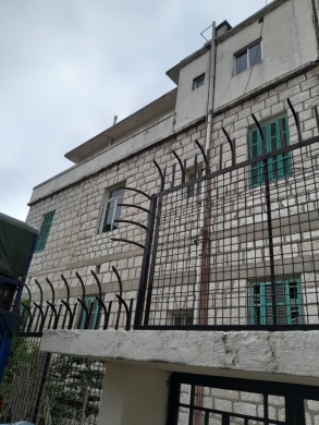 5-Floors Building For Sale in Aley