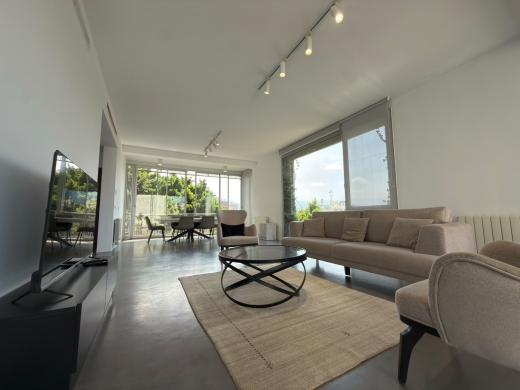 Spacious Beautiful Apartment For Rent in Achrafieh — 4