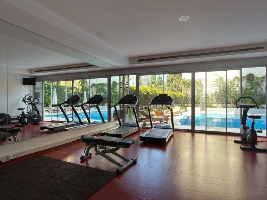 Spacious Beautiful Apartment For Rent in Achrafieh — 15