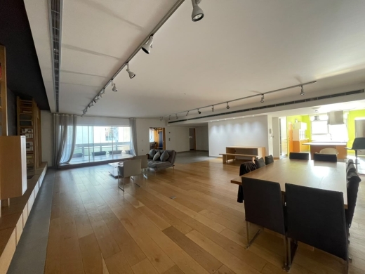 Spacious Apartment For Rent in Ain al-Mraiseh — 2