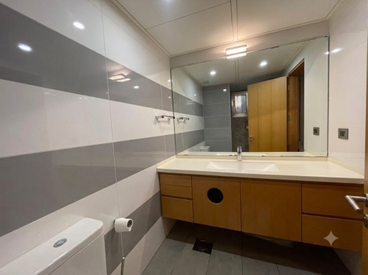 Spacious Apartment For Rent in Ain al-Mraiseh — 13