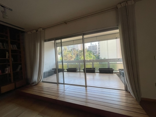 Spacious Apartment For Rent in Ain al-Mraiseh — 4