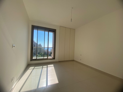 Sunny Apartment with Sea View For Sale in Caracas, Beirut — 12