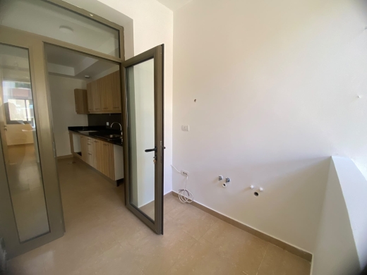 Sunny Apartment with Sea View For Sale in Caracas, Beirut — 5