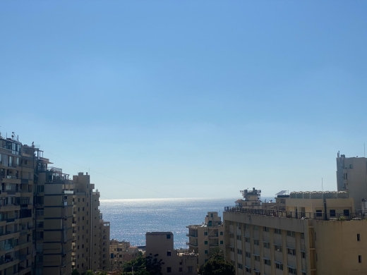 Sunny Apartment with Sea View For Sale in Caracas, Beirut — 3