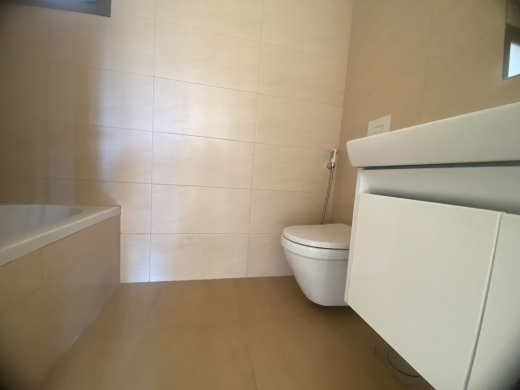 Sunny Apartment with Sea View For Sale in Caracas, Beirut — 16
