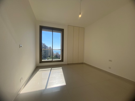 Sunny Apartment with Sea View For Sale in Caracas, Beirut — 11