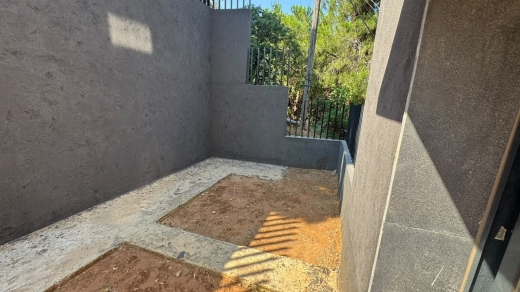 Brand New Apartment with Garden For Sale in Tilal Ain Saade